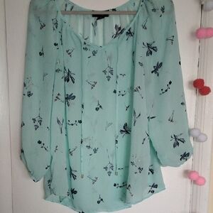 Chic Mint Floral Blouse